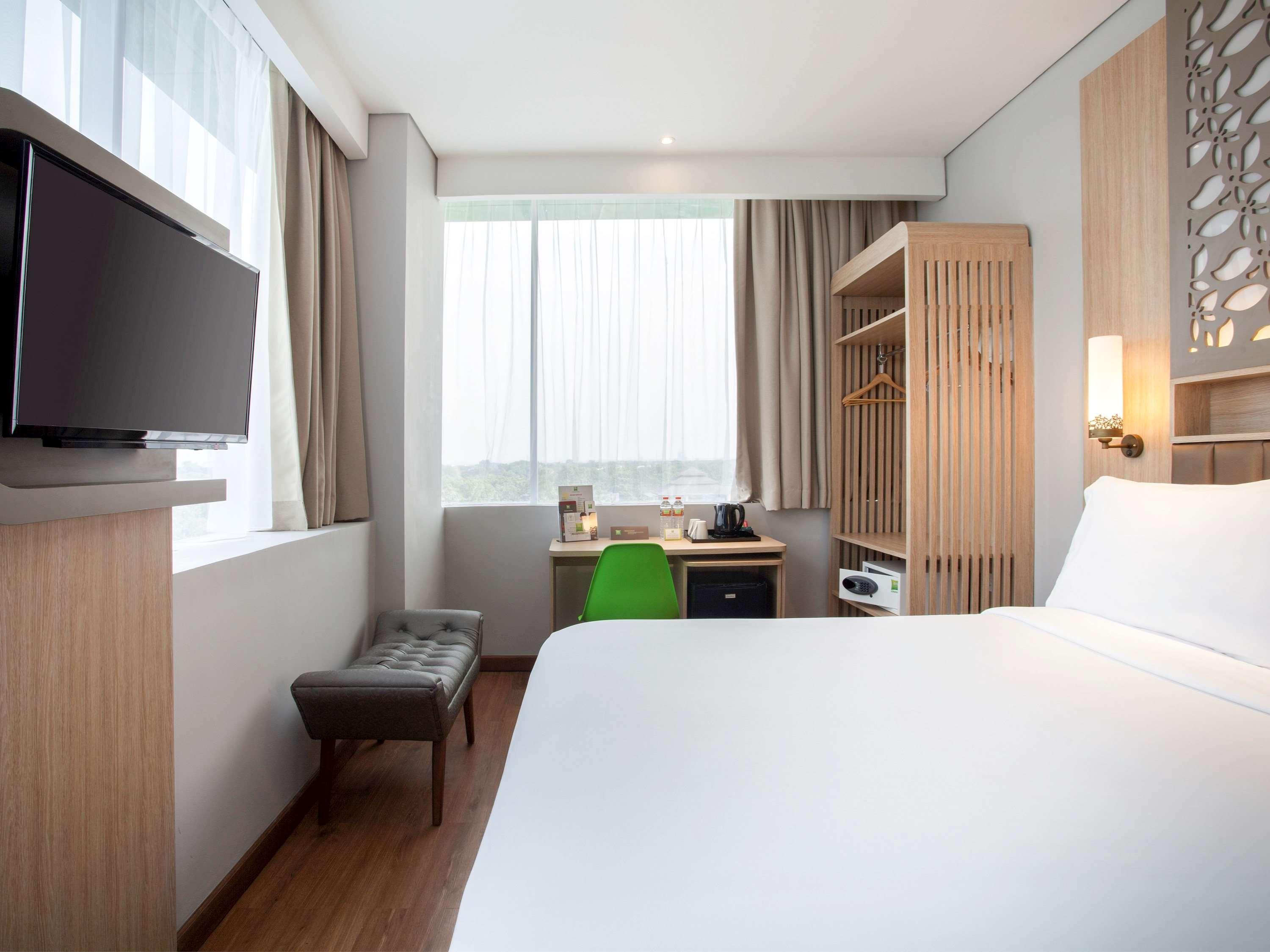 Hotel Ibis Styles Cikarang Exterior foto