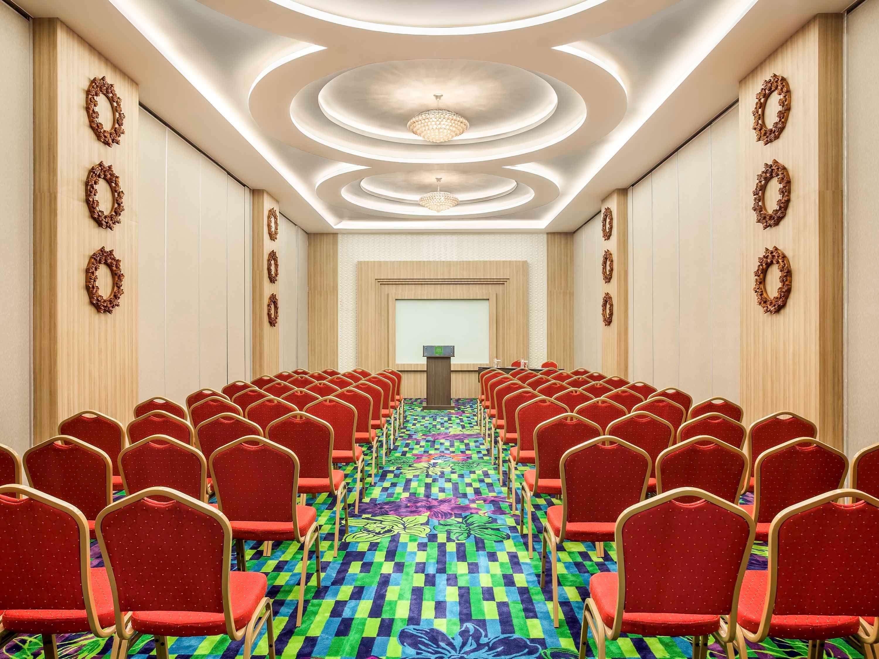 Hotel Ibis Styles Cikarang Exterior foto