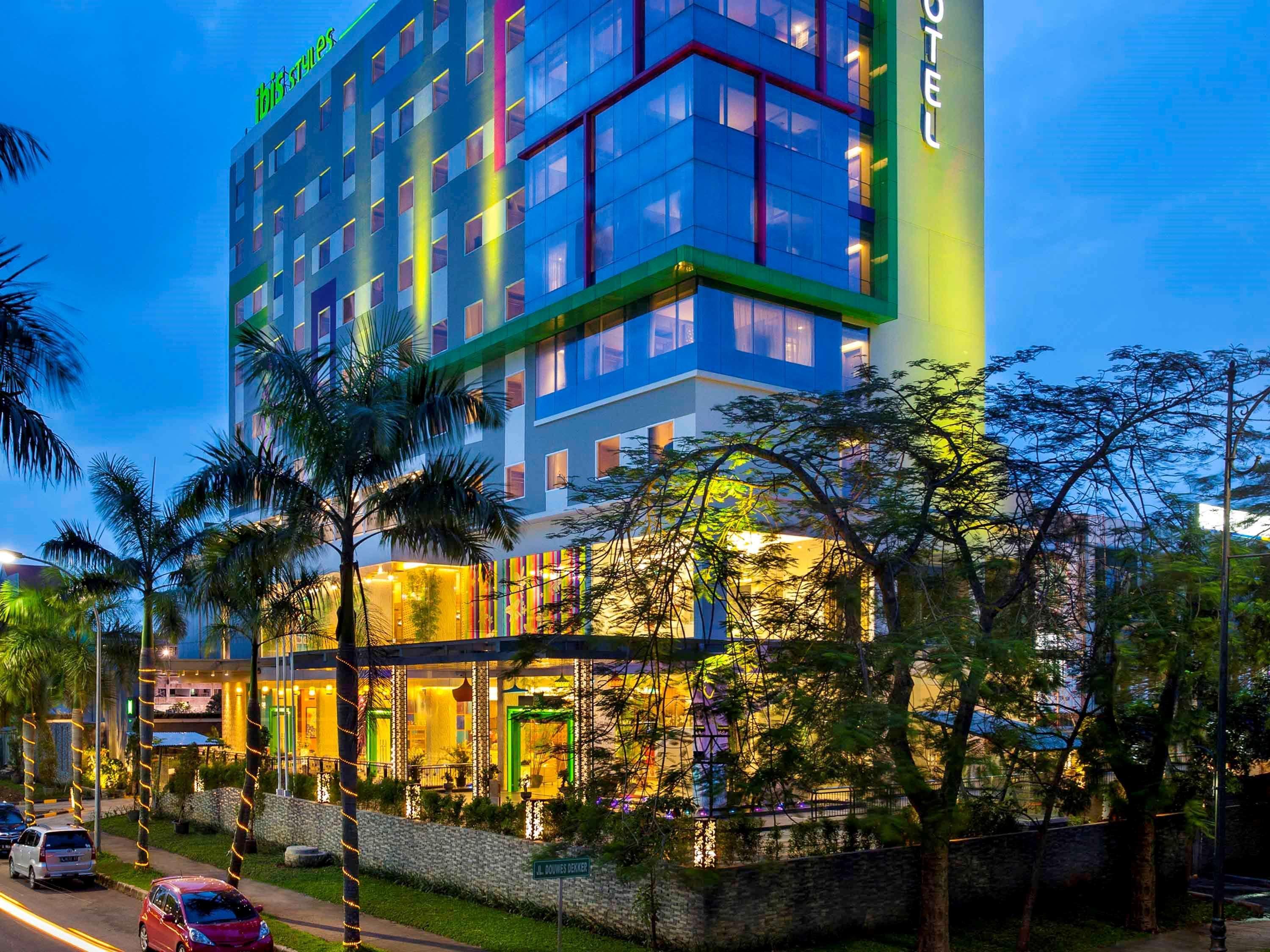 Hotel Ibis Styles Cikarang Bekasi Exterior foto