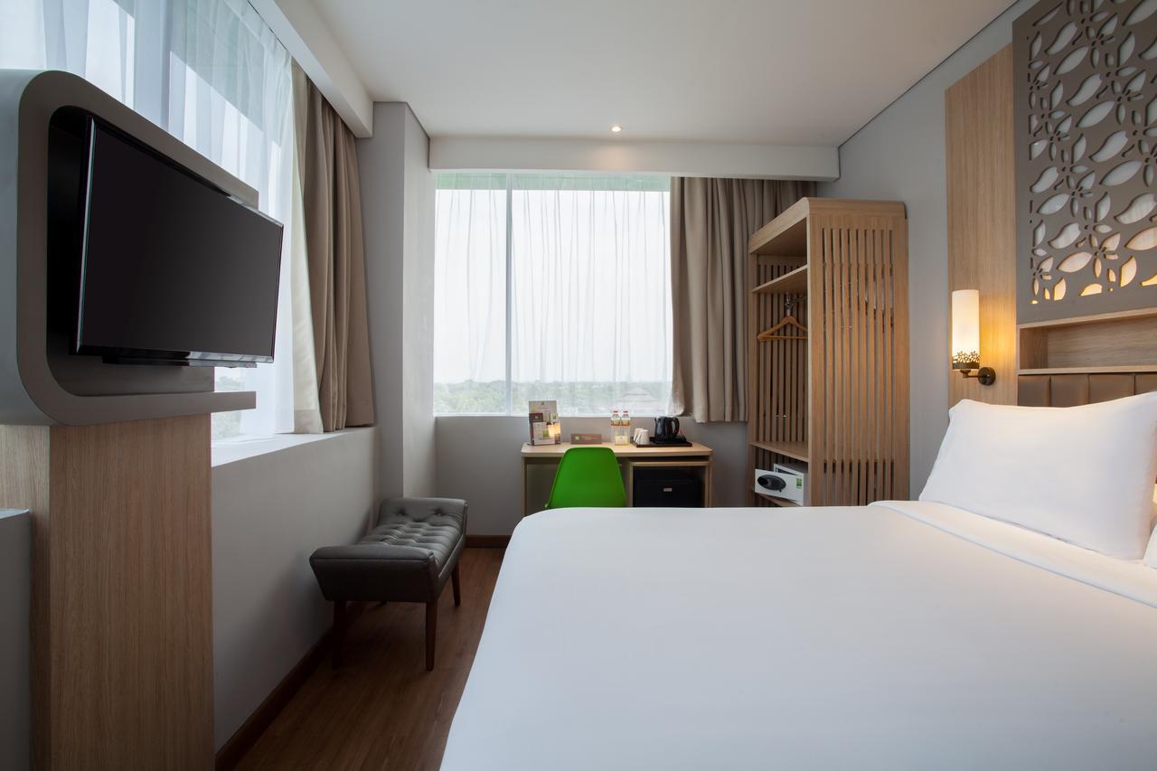 Hotel Ibis Styles Cikarang Exterior foto