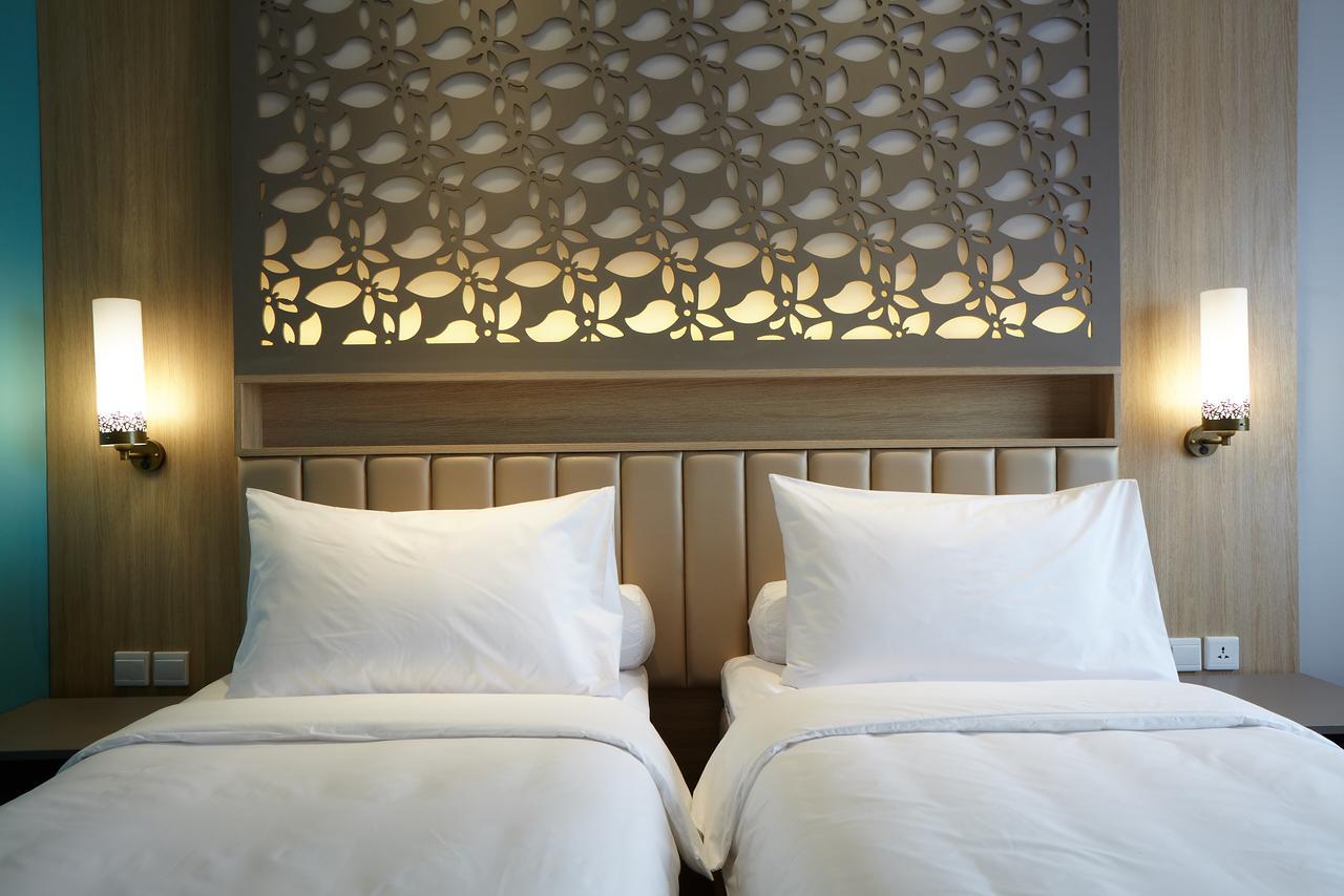Hotel Ibis Styles Cikarang Exterior foto