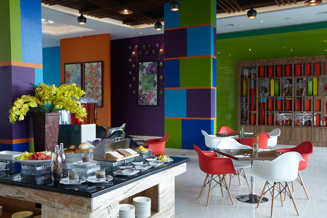 Hotel Ibis Styles Cikarang Exterior foto